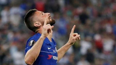 تشيلسي يتقدم على أرسنال بهدف نظيف عن طريق جيرو في نهائي الدوري الأوروبي
