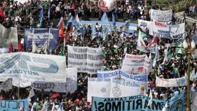 إضراب يصيب الحياة بالشلل في الأرجنتين.. والحكومة تحذر من عواقبه الاقتصادية