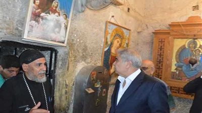 محافظ المنيا يتفقد منطقة دير السيدة العذراء الأثري بجبل الطير