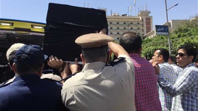 بالصور.. نقيب مهندسي أسيوط يشارك في مراسم عزاء مدير الأمن