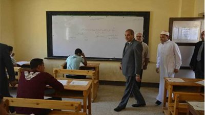 المحرصاوي يتفقد امتحانات الثانوية الأزهرية بمعهد طلعت بمدينة نصر