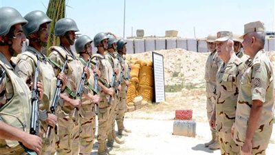 رئيس الاركان يتفقد قوات التأمين من القوات المسلحة والشرطة بشمال ووسط سيناء 