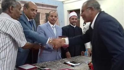 تكريم حفظة القرآن الكريم بتعليم قنا