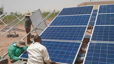 الوادي الجديد: تركيب 9 محطات للطاقة ..تعرف على التفاصيل