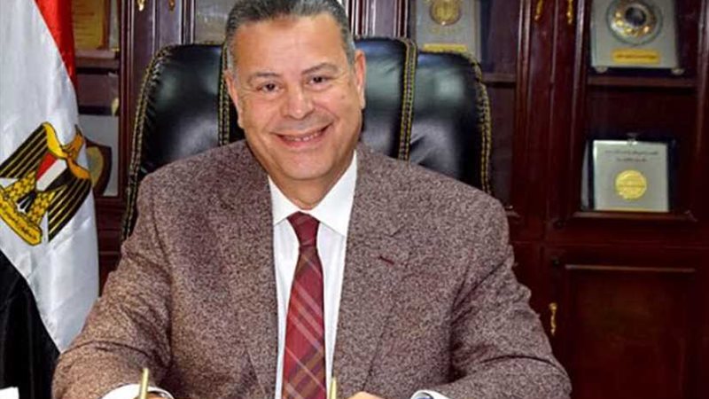 محافظ بني سويف يهنئ