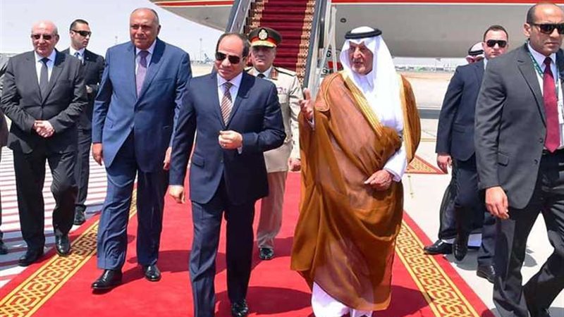 الرئيس السيسى يصل