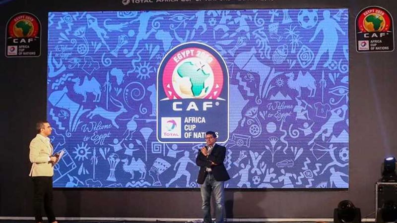 في ليلة ساحرة.. اللجنة