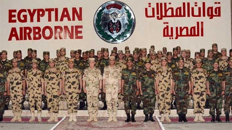 وزير الدفاع يلتقى