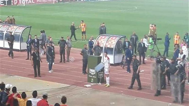 الوداد ينسحب والحكم