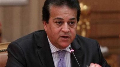 عبد الغفار: يُنشر بحث علمي مصري في الدوريات العالمية كل 24 دقيقة