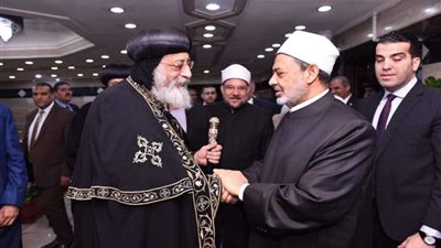 قداسة البابا تواضروس يهنئ فضيلة الإمام الطيب بعيد الفطر