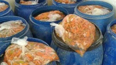 ضبط 5 أطنان مخللات غير صالحة للاستهلاك في الجيزة