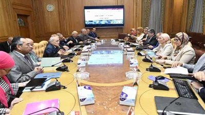 العصار وثلاث وزراء يتابعون سير تطبيق منظومة تدوير المخلفات