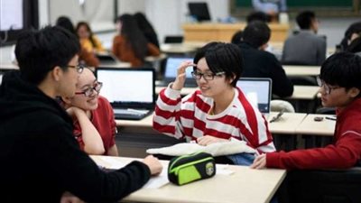 الصين تحذر طلابها من الدراسة بالولايات المتحدة