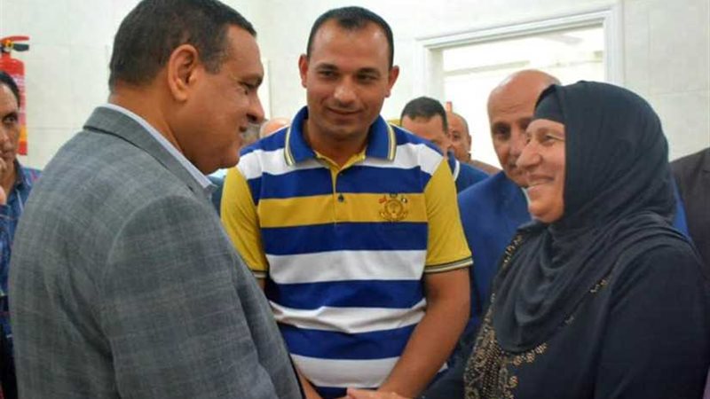 محافظ البحيرة يفتتح