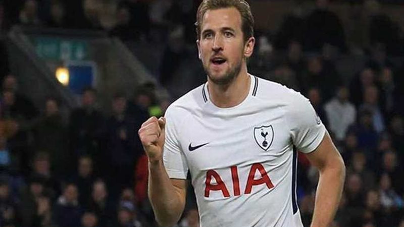 كين يقود هجوم توتنهام