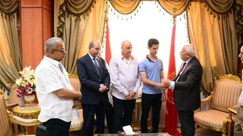 محافظ بورسعيد يستقبل