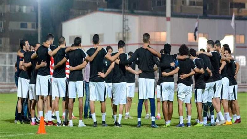 جلال يعقد جلسة مع