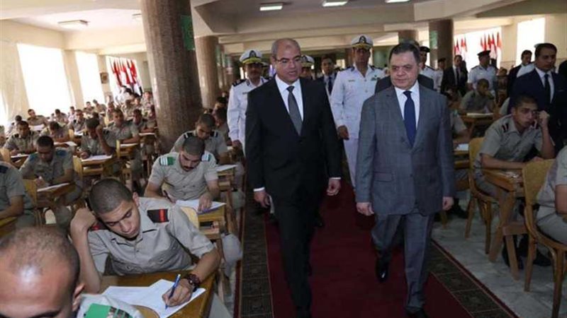 وزير الداخلية يتفقد