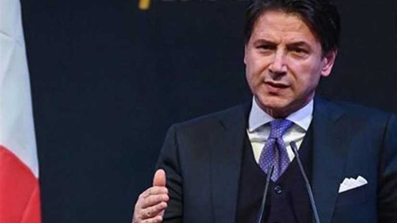 كونتي يهدد بالاستقالة