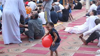 بالصور فرحه الاطفال بعيد الفطر