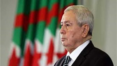 الرئيس الجزائري يدعو لحوار شامل لرسم طريق المسار التوافقي