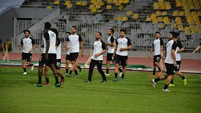 المنتخب الوطني لكرة القدم يؤدي مرانه الأول بمشاركة 23 لاعبا