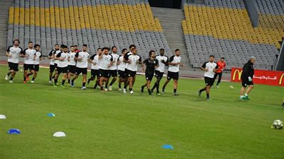 المنتخب الوطني لكرة القدم يؤدي مرانه الأول
