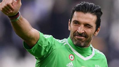 برشلونة يدرس التعاقد مع الحارس الإيطالي جيانلويجي بوفون