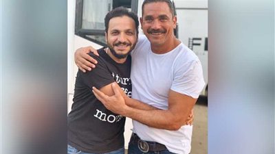 أمير كرارة يحتفل بنجاح كازابلانكا بصورة مع كابيتانو السينما