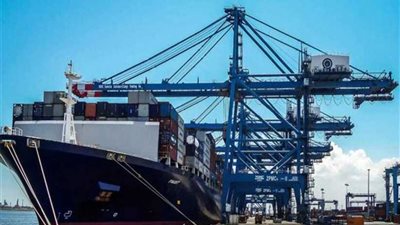 ميناء دمياط يستقبل 9 سفن حاويات وبضائع عامة