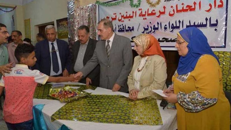 محافظ أسيوط يزور