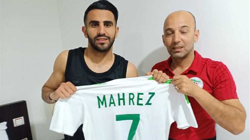 اللاعب الجزائري رياض