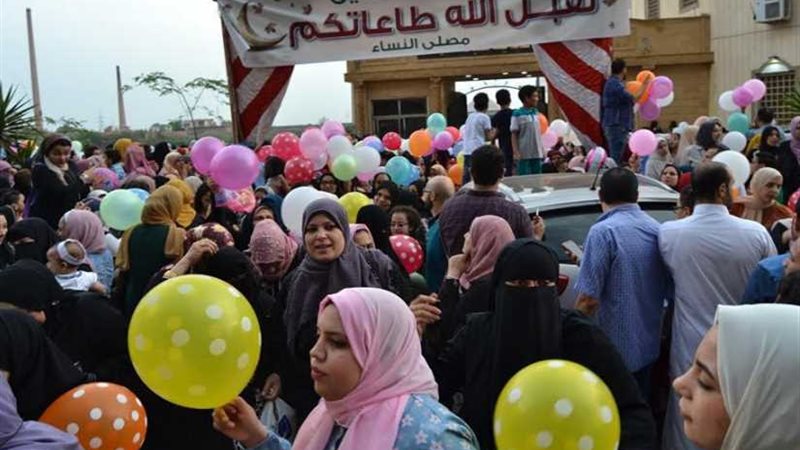 بـبالحلوى والبلالين..