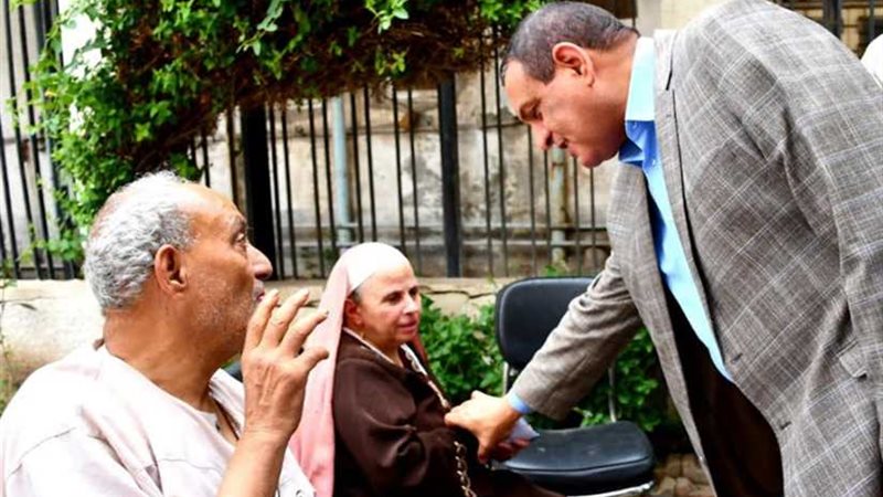 محافظ البحيرة يزور