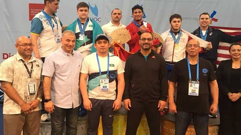 أحمد عاشور يتوج بثلاث