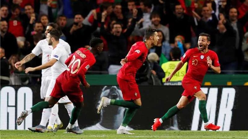 البرتغال يتأهل على