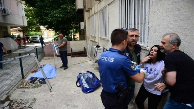 شاب تركى يلقى نفسه