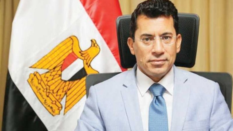 وزير الرياضة يهنئ