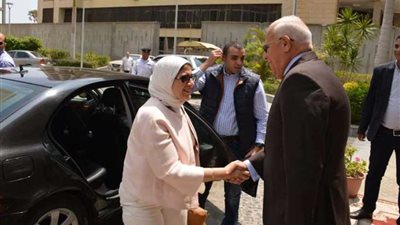 وزيرة الصحة تلتقي محافظ بورسعيد لمتابعة إطلاق التأمين الصحي الجديد