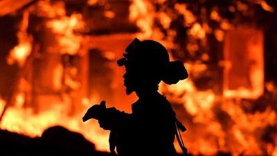 إخلاء متنزهين في كاليفورنيا بعد حريق غابات