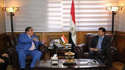 أشرف صبحي يستقبل رئيس الاتحاد الإفريقي للمصارعة