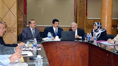 محافظ القليوبية يتفقد غرف عمليات الثانوية العامة