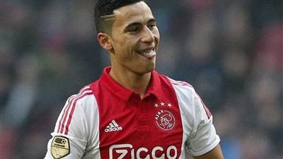 أستون فيلا الإنجليزي يضم المهاجم الهولندي أنور الغازي