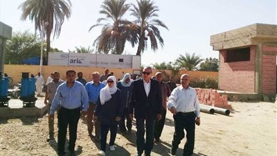 محافظ قنا يتفقد محطة شرب قرية حجازة ومستشفى دشنا المركزي