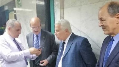 محافظ البحيرة يطمئن على طالب الثانوية المصاب