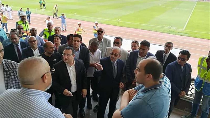 شريف إسماعيل يتفقد