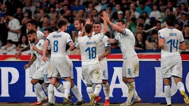 فوز إيطاليا على اليونان