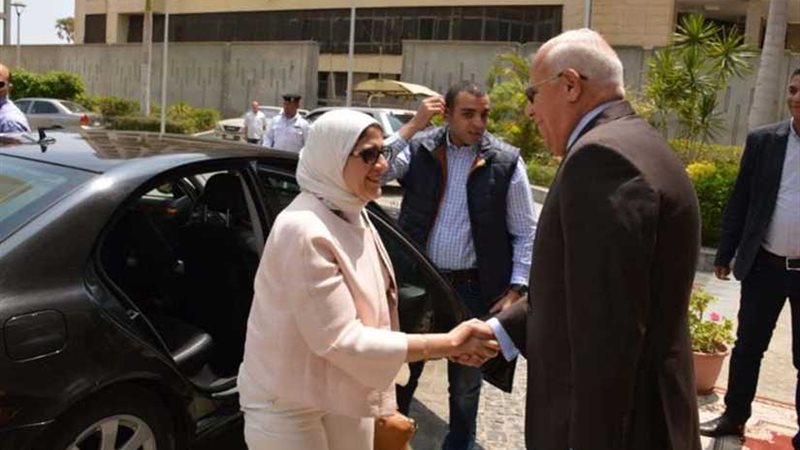 وزيرة الصحة تلتقي