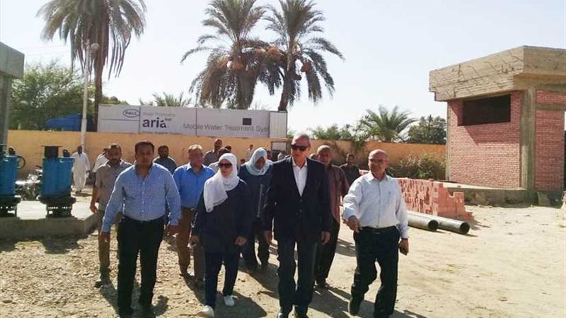 محافظ قنا يتفقد محطة